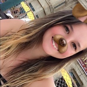 Meet your Posher, Alexis